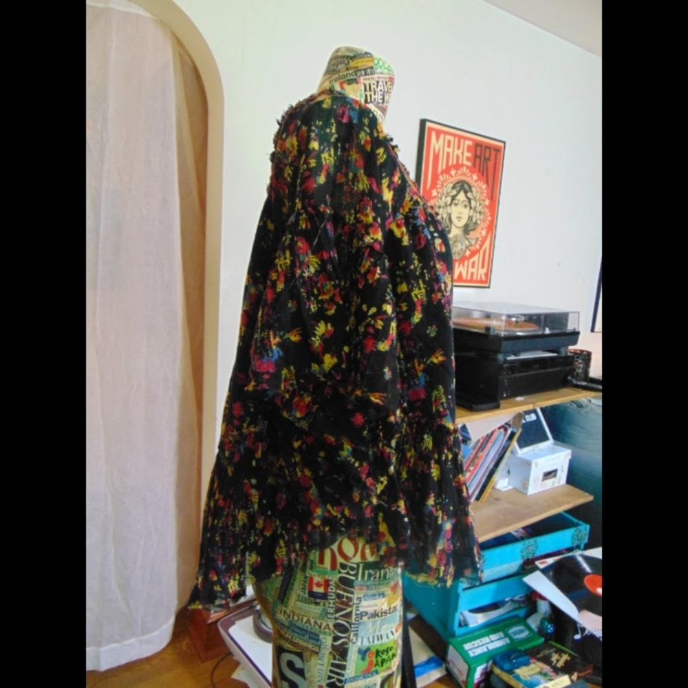 EUC. FREE PEOPLE- Abstract Peasant Top Size Med. - Picture 12 of 12